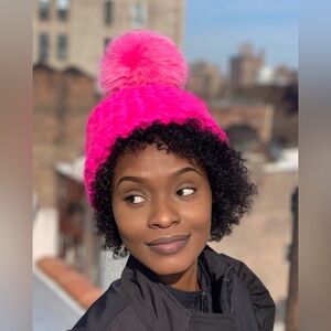 Mischa Lampert Magenta Beanie Pomster + Magenta xl Pom New